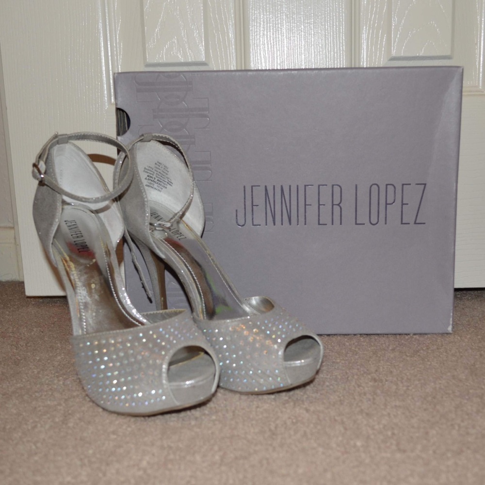 abi’s closet 🌸 JLO
